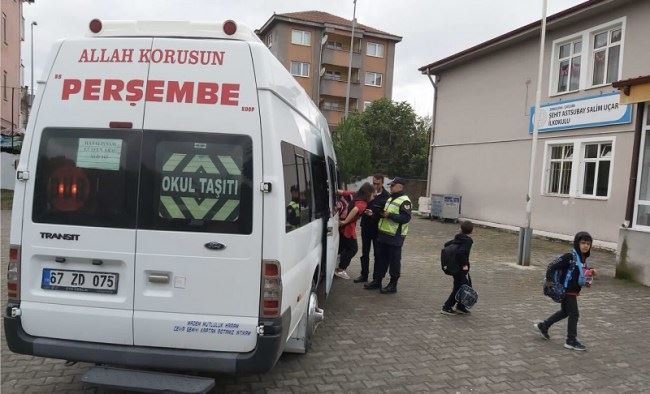 Zonguldak jandarma ekiplerinden okul servislerine denetim