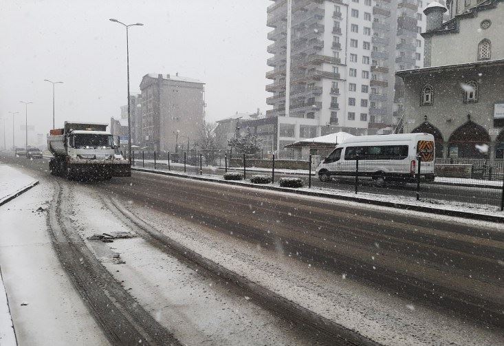 Kdz.Ereğli Belediyesi karla mücadeleye hazır