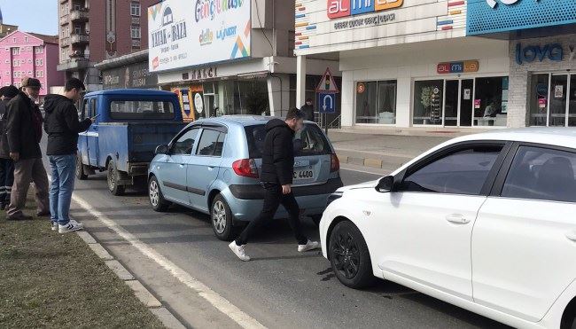 Kdz.Ereğli Solak yolayrımında zincirleme kaza