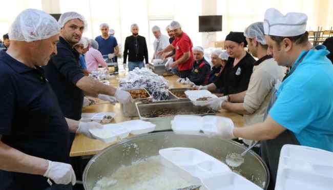 Kdz.Ereğli Belediyesi iftar hazırlıklarına yoğun şekilde devam ediyor