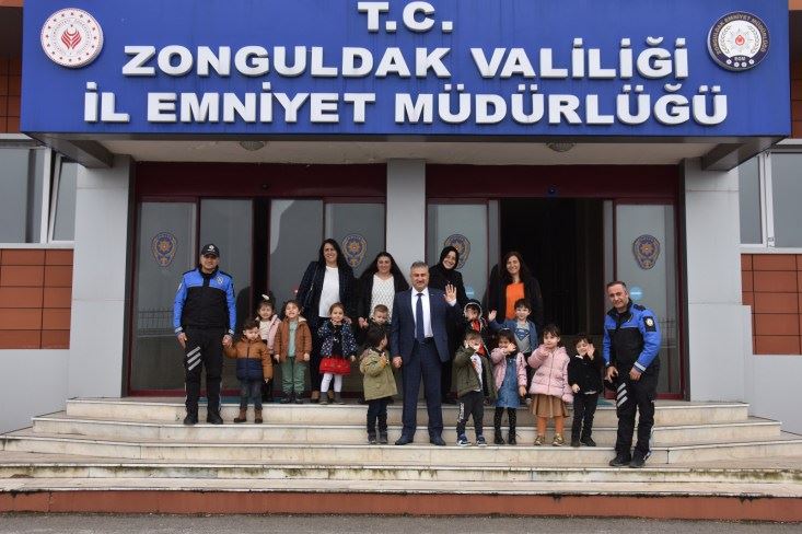 Miniklerden Müdür Aktaş’a ziyaret