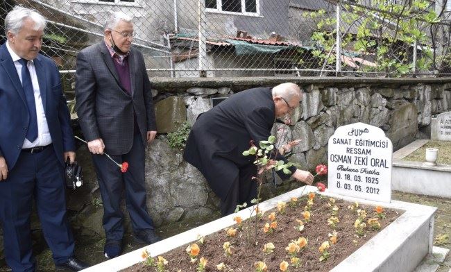 Osman Zeki Oral vefatının 10. yılında mezarı başında anıldı