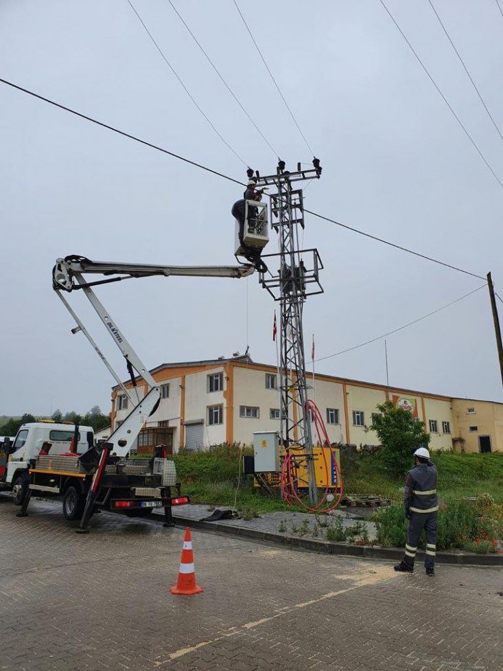 Başkent EDAŞ yoğun yağış ve sel koşullarında kesintisiz enerji mücadelesini sürdürüyor