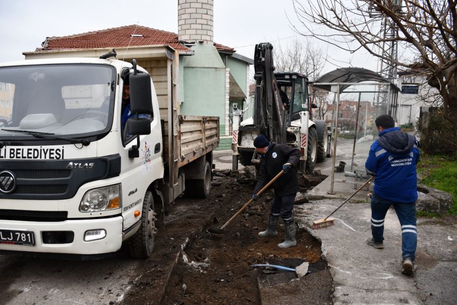 KÖSELER MAHALLESİ’NDE 2 DEPONUN BAĞLANTI HATLARI YAPILIYOR