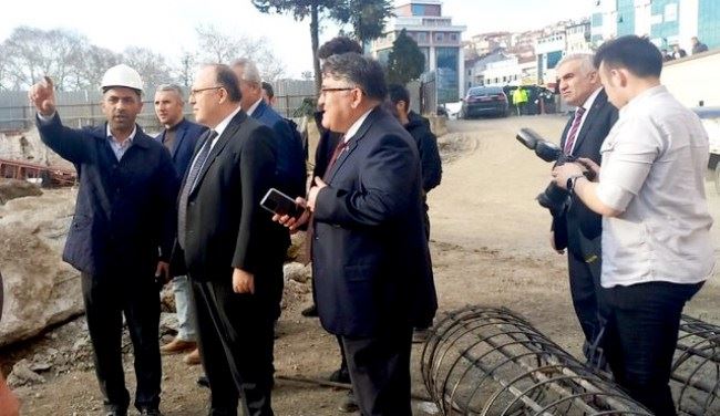 Vali Tutulmaz hükümet konağı inşaat alanında incelemelerde bulundu