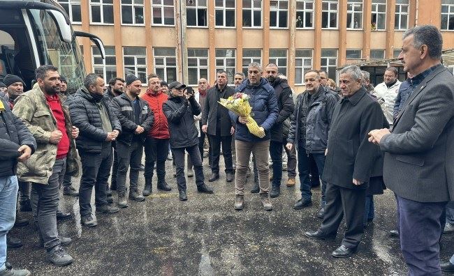 Madenciler Zonguldak’ta alkışlarla karşılandı