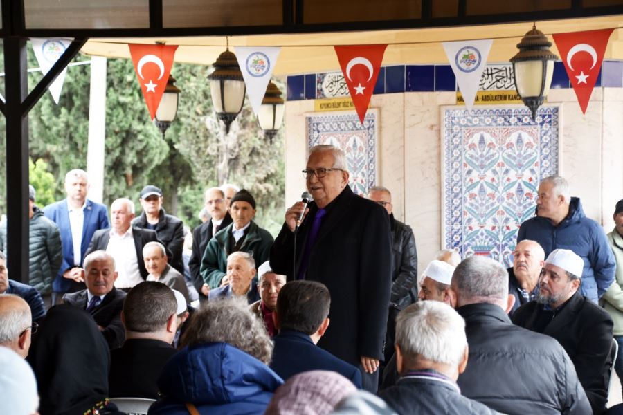 Şehir mezarlığındaki mevlid programına yoğun ilgi