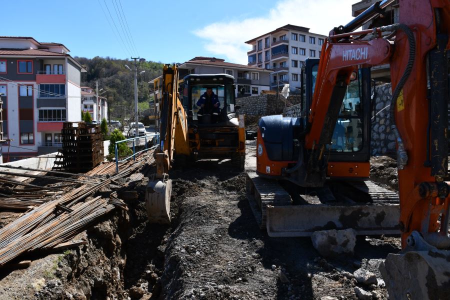 Elmatepe yağmurlama hattı çalışmaları sürüyor