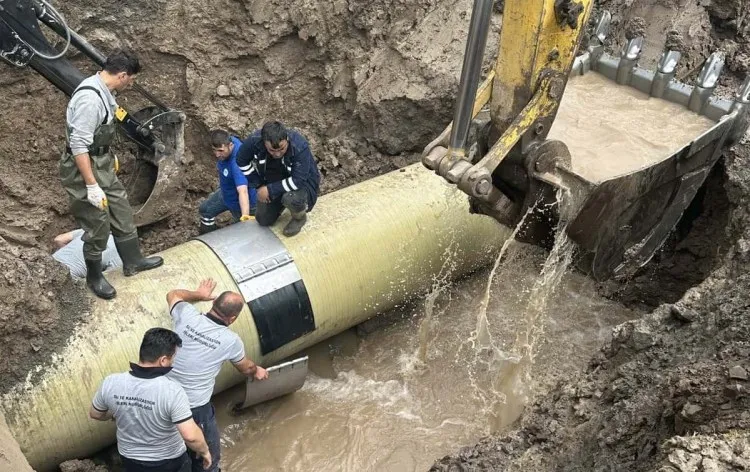 Kdz.Ereğli Belediyesi su arızasına müdahale ediyor